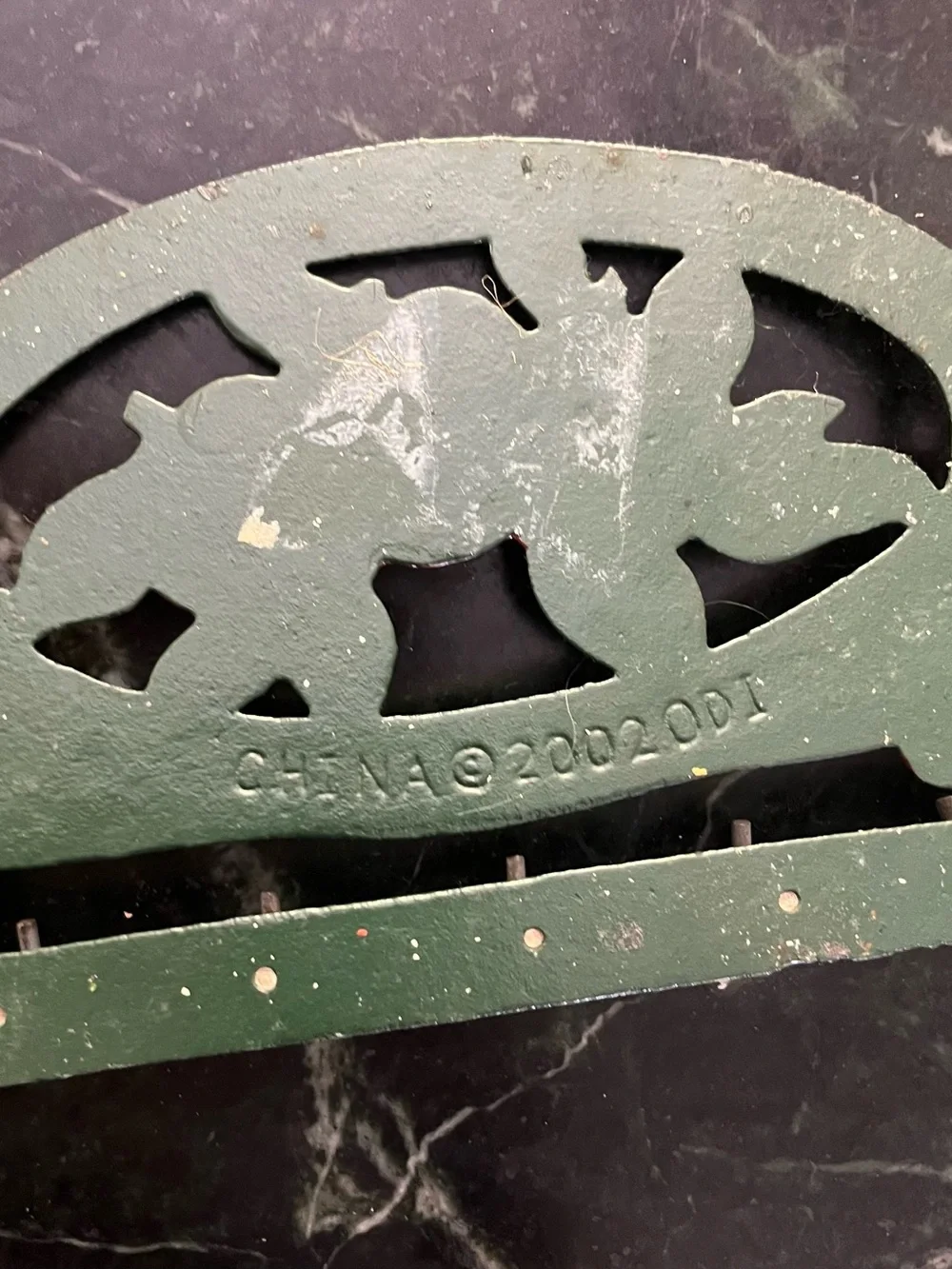 Vintage Apple Wall Key Rack Cast Iron Green Check Farmhouse Country Decor 6in